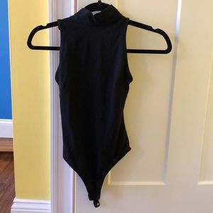 Lulu’s plunging back bodysuit - S